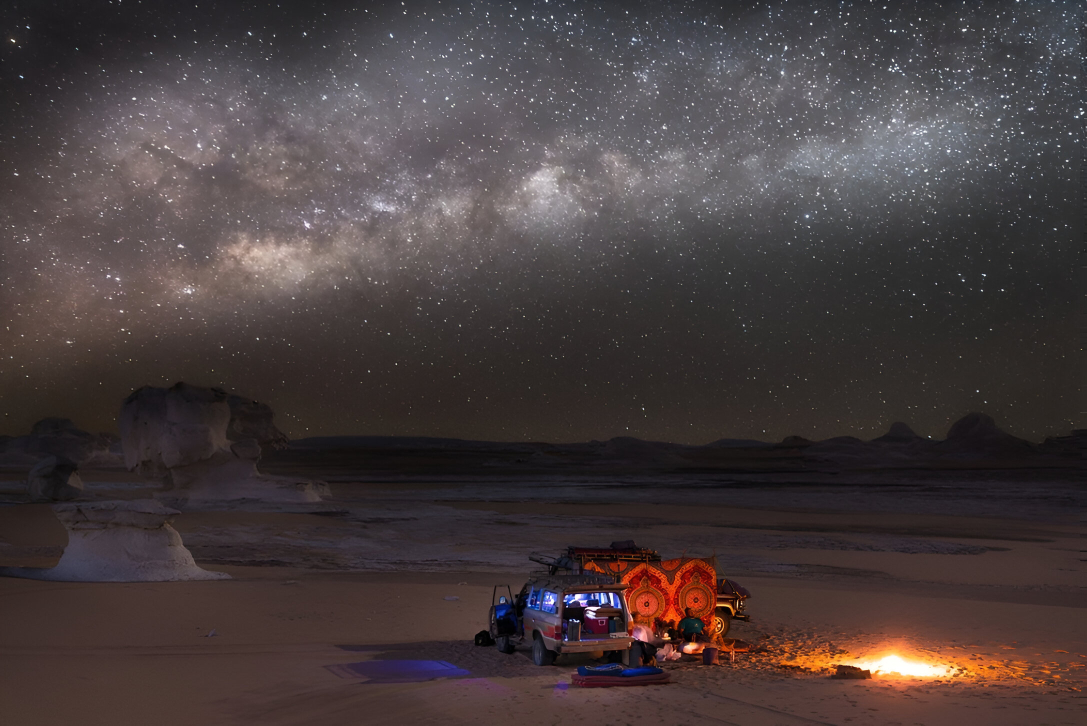 Onder de Sterren van de Sahara: Glamping en Astronomie in de Egyptische Woestijn (2026)