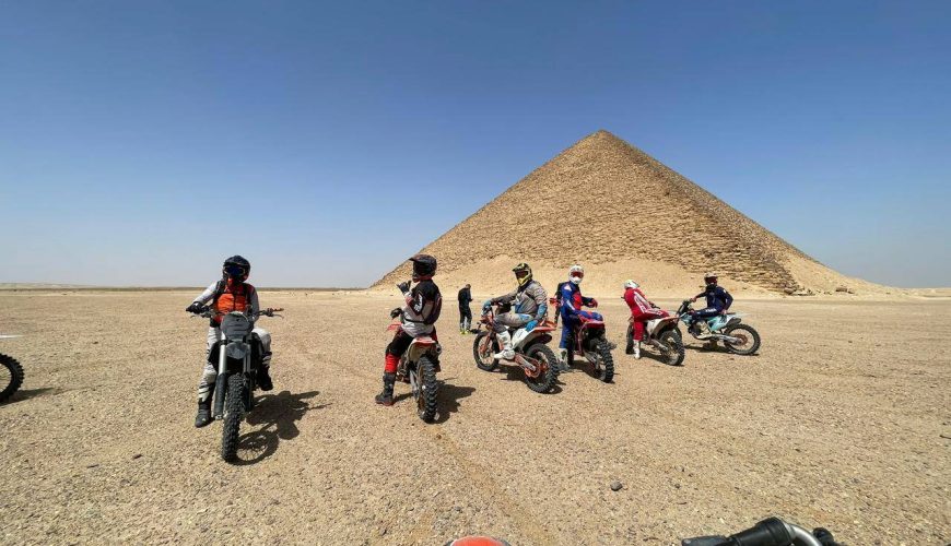 Avontuur op Twee Wielen: Fietsen en Motorrijden door de Landschappen van Egypte (2026)